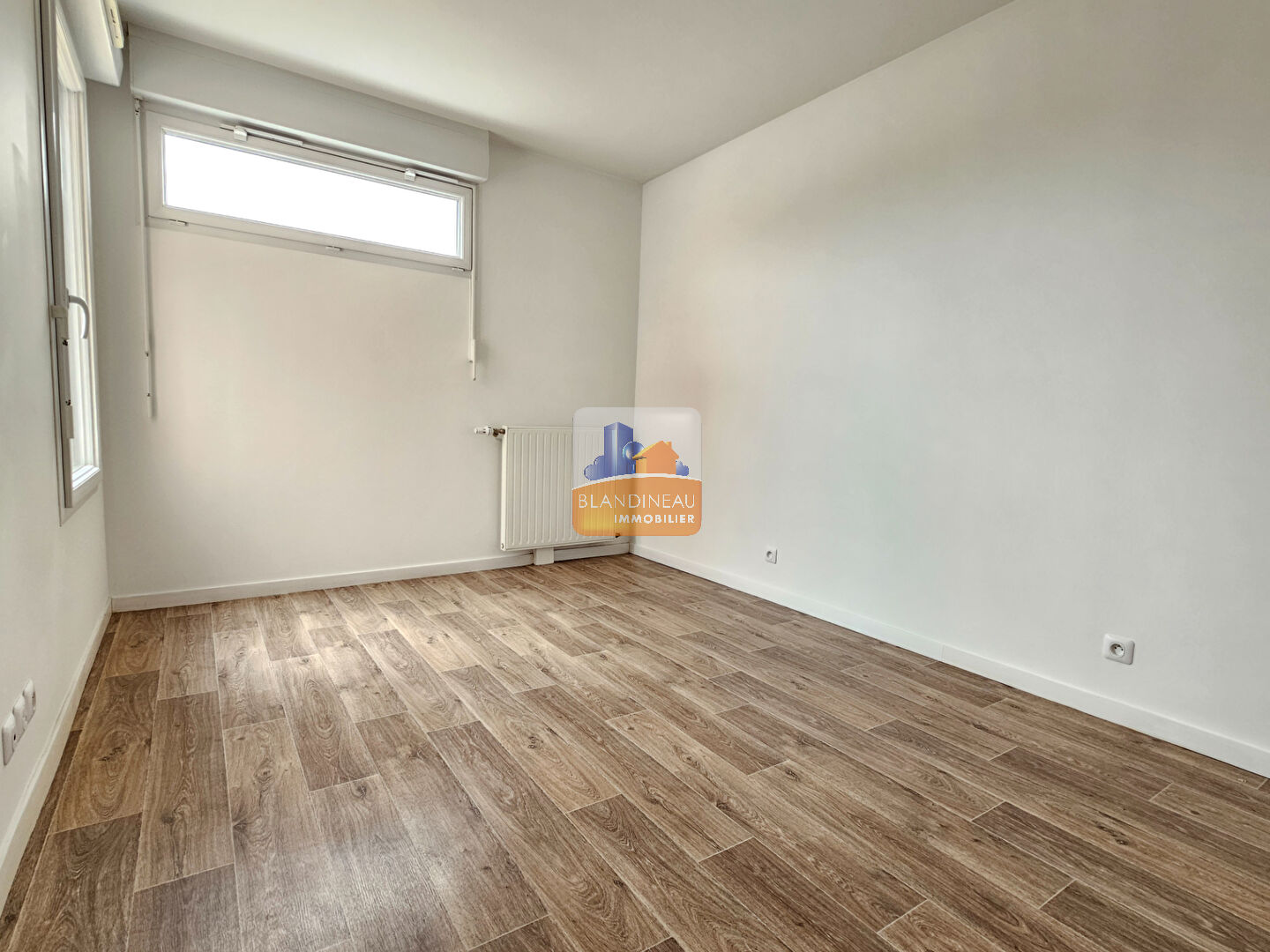 Photo BOUGUENAIS LES COUETS, TOUT PROCHE TRAM, APPARTEMENT T2  40.56 m2 - BALCON image 5/6