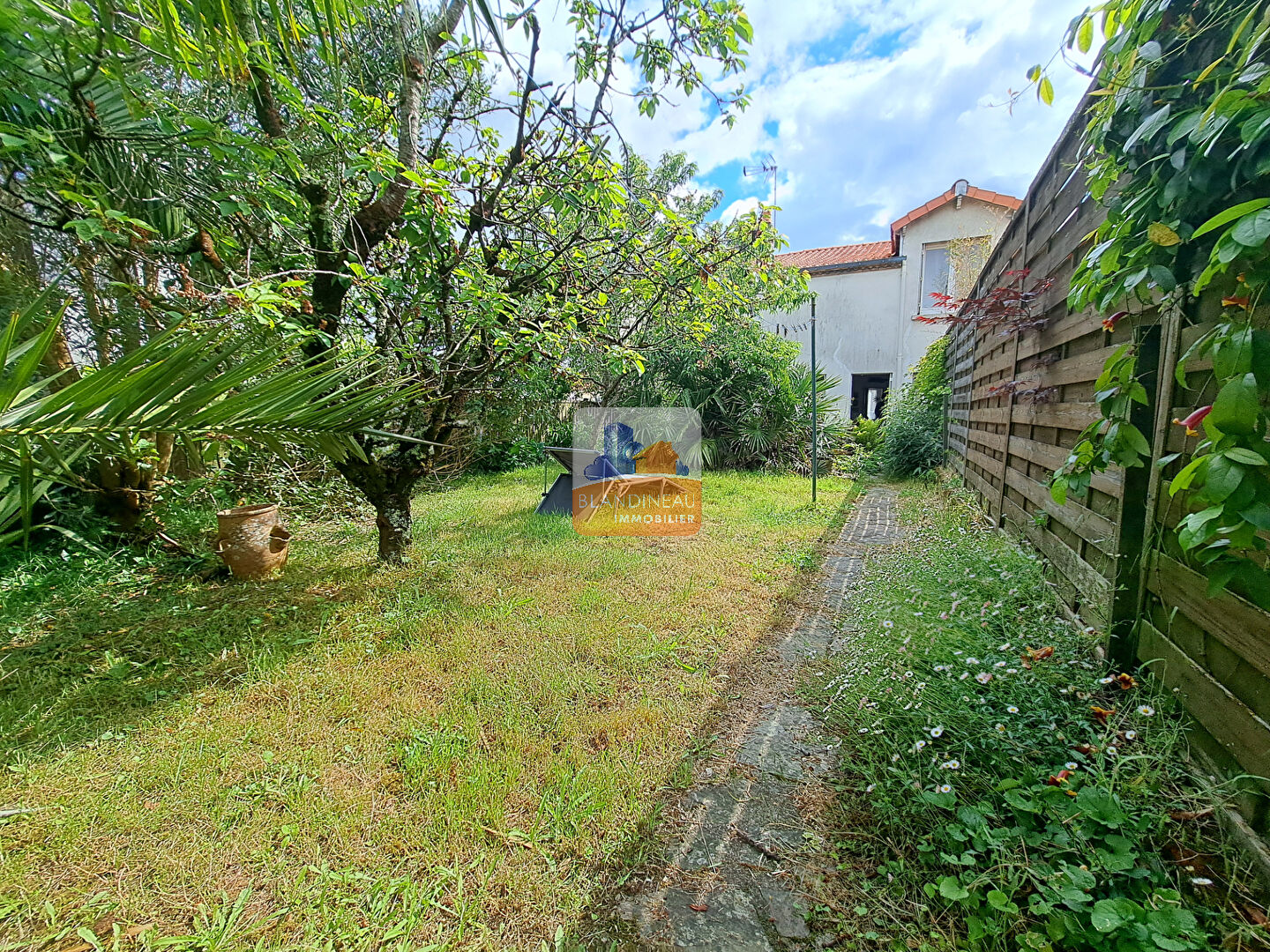 Photo LA MONTAGNE, MAISON ANCIENNE 107 m2, 3 CHAMBRES + JARDIN image 1/6