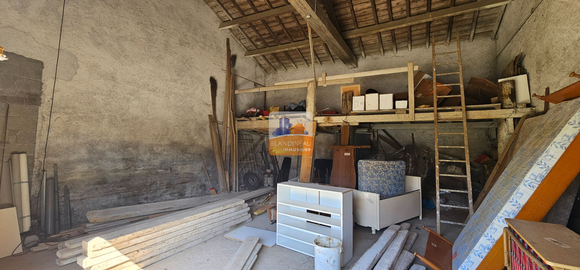 Photo BRAINS, PLEIN BOURG, BATIMENT A REHABILITER SUR TERRAIN 451 m² image 4/6