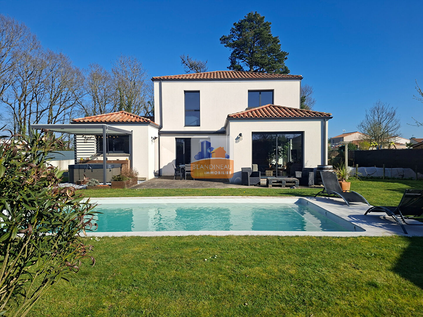 Agence immobilière de Blandineau Immobilier - TRANSACTION  - LA MONTAGNE