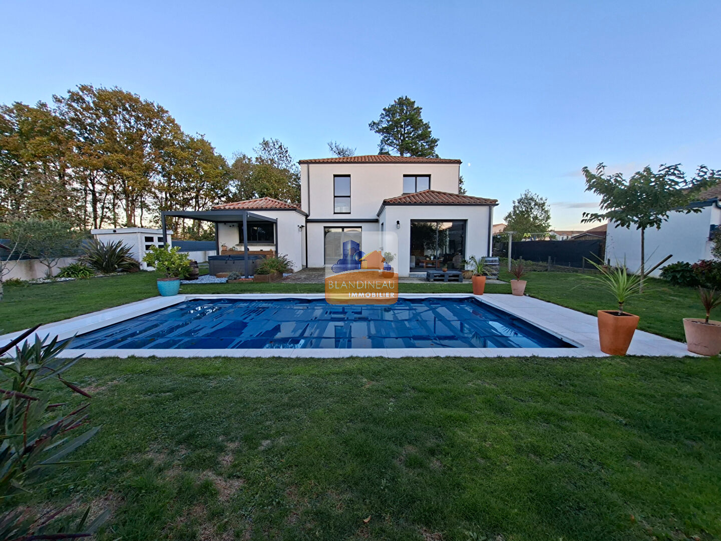 Agence immobilière de Blandineau Immobilier - TRANSACTION  - LA MONTAGNE