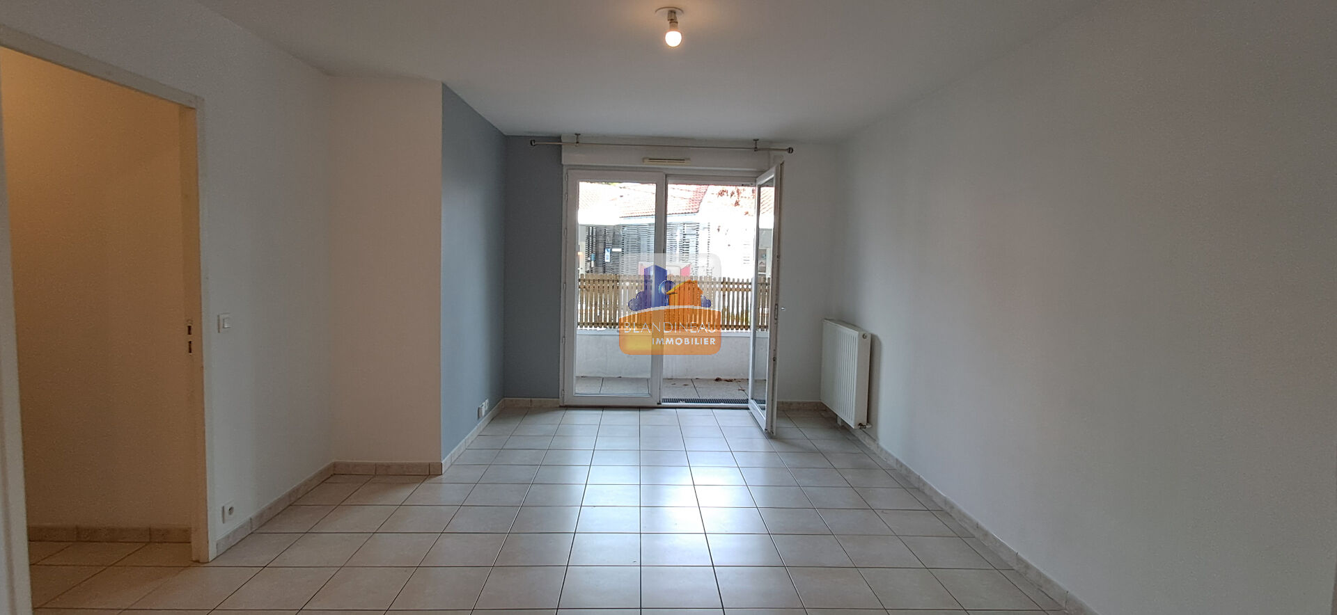 SAINT HERBLAIN BOURG-immeuble de 2014, T2 avec balcon et parking s/s sol