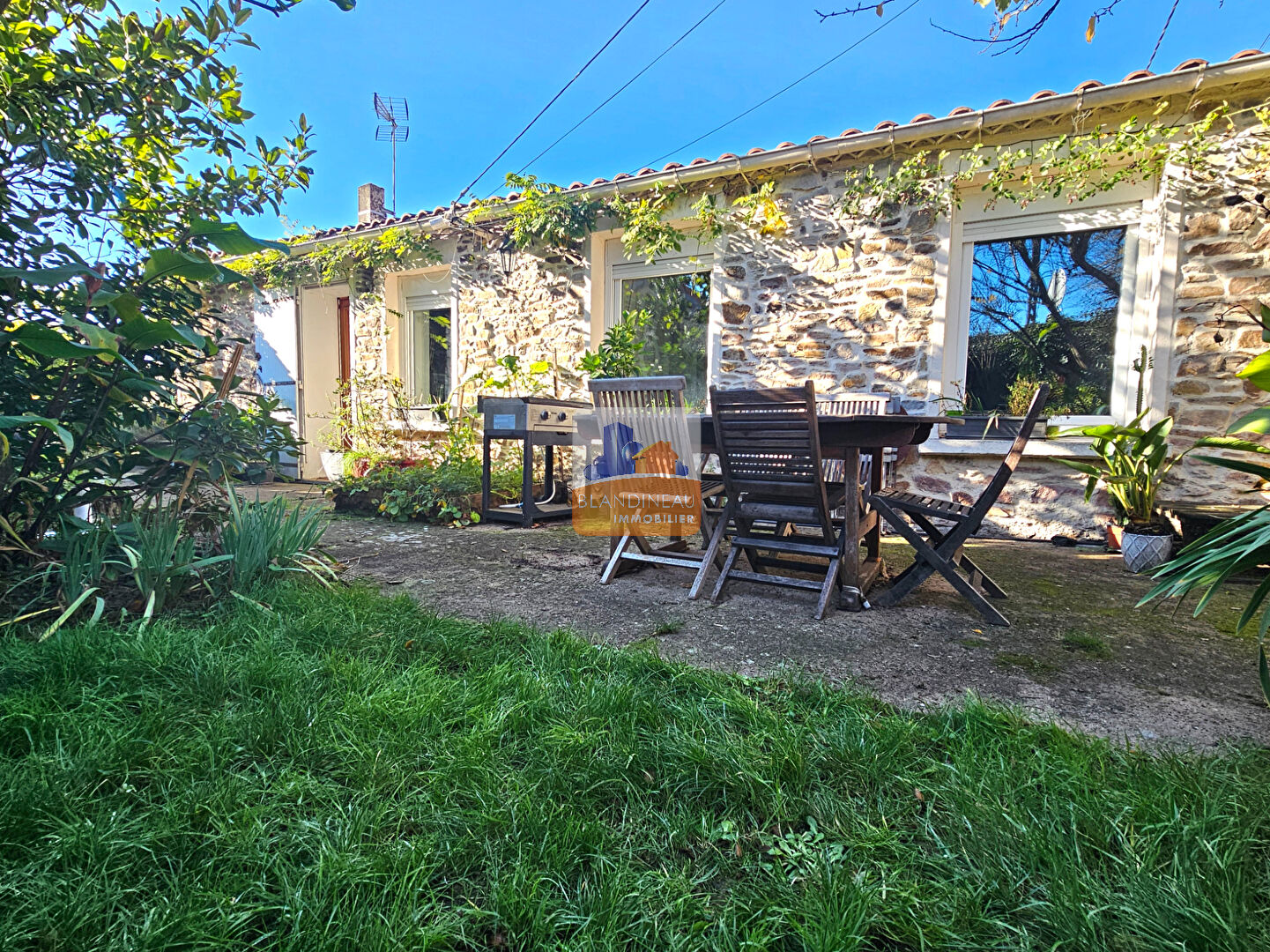 Photo BOUGUENAIS LES COUETS, MAISON PP EN PIERRE 73 m², GARAGE, 2 CHAMBRES + JARDIN image 1/6