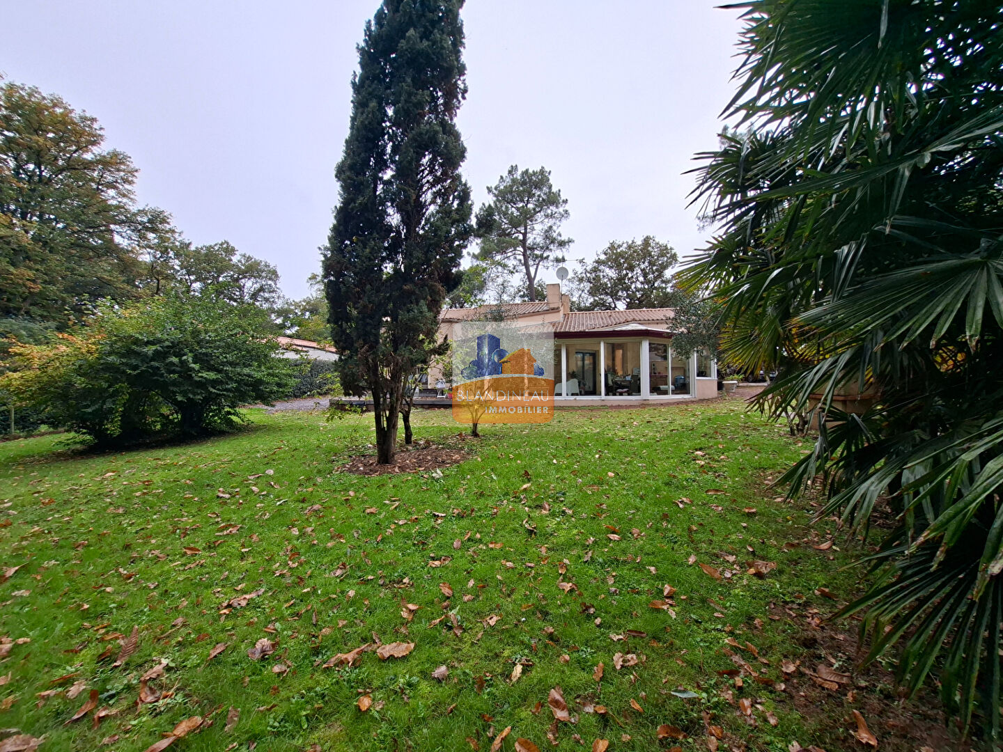 STE PAZANNE : MAISON FAMILIALE 3CH (POSSIBILITE 4), BUREAU, GARAGE, CAVE, JARDIN