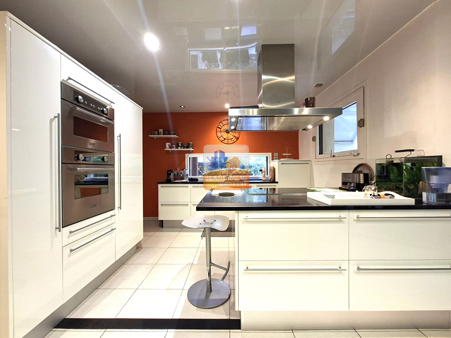 Photo STE PAZANNE : MAISON FAMILIALE 3CH (POSSIBILITE 4), BUREAU, GARAGE, CAVE, JARDIN image 6/6