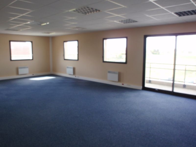 Photo BUREAUX - 64 m² - COURRIERES image 2/2