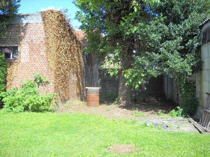 Photo Bâtiments de 700 m² sur terrain de 2324 m² image 2/4