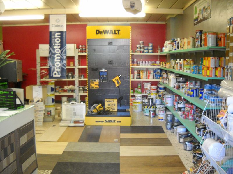 Photo Bâtiments de 700 m² sur terrain de 2324 m² image 3/4