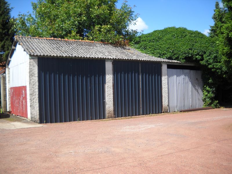 Photo Bâtiments de 700 m² sur terrain de 2324 m² image 4/4