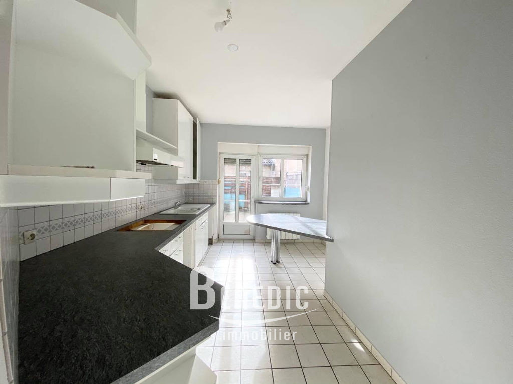 Photo LOCATION F4 BOULAY CUISINE ÉQUIPÉE GARAGE ET TERRASSE image 3/6