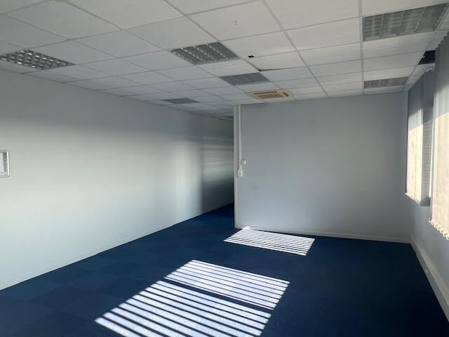 Photo A LOUER BUREAUX PROCHE TECHNOPOLE - 102M² image 4/6