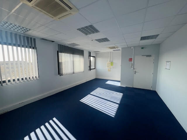 Photo A LOUER BUREAUX PROCHE TECHNOPOLE - 102M² image 6/6