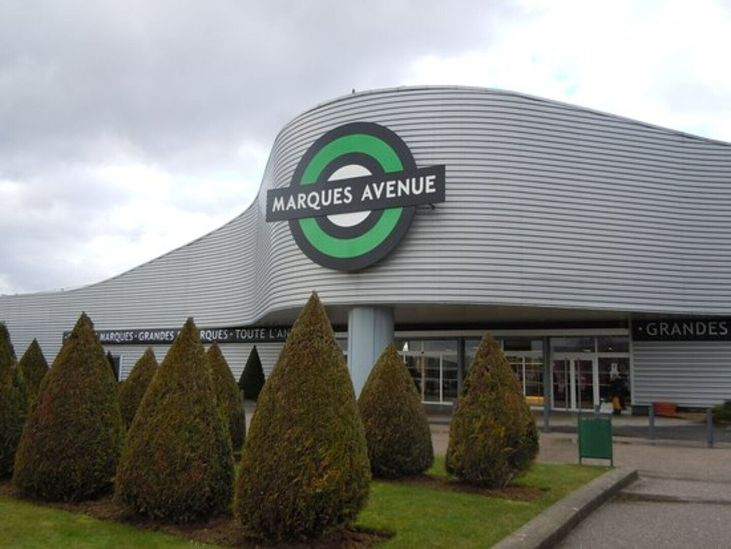 A louer cellule commercial pour de la restauration au Marques Avenues à METZ-TALANGE