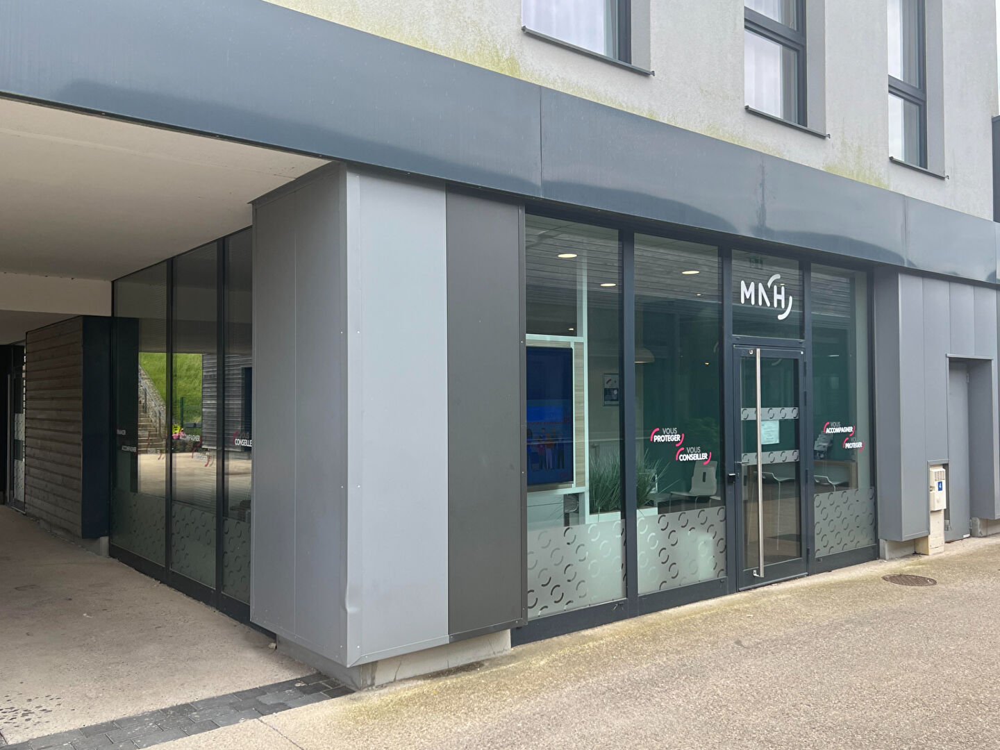 A LOUER BUREAUX - POLE SANTE INNOVATION DE MERCY - 144M²