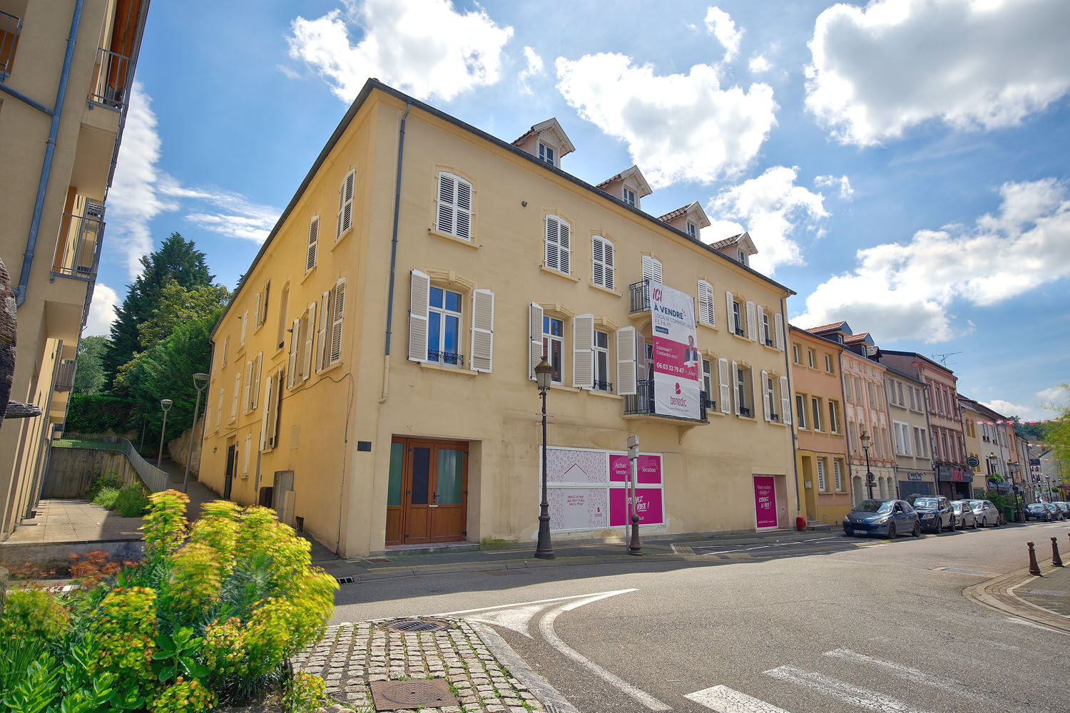 Local commercial à vendre à Saint-Avold avec vitrine