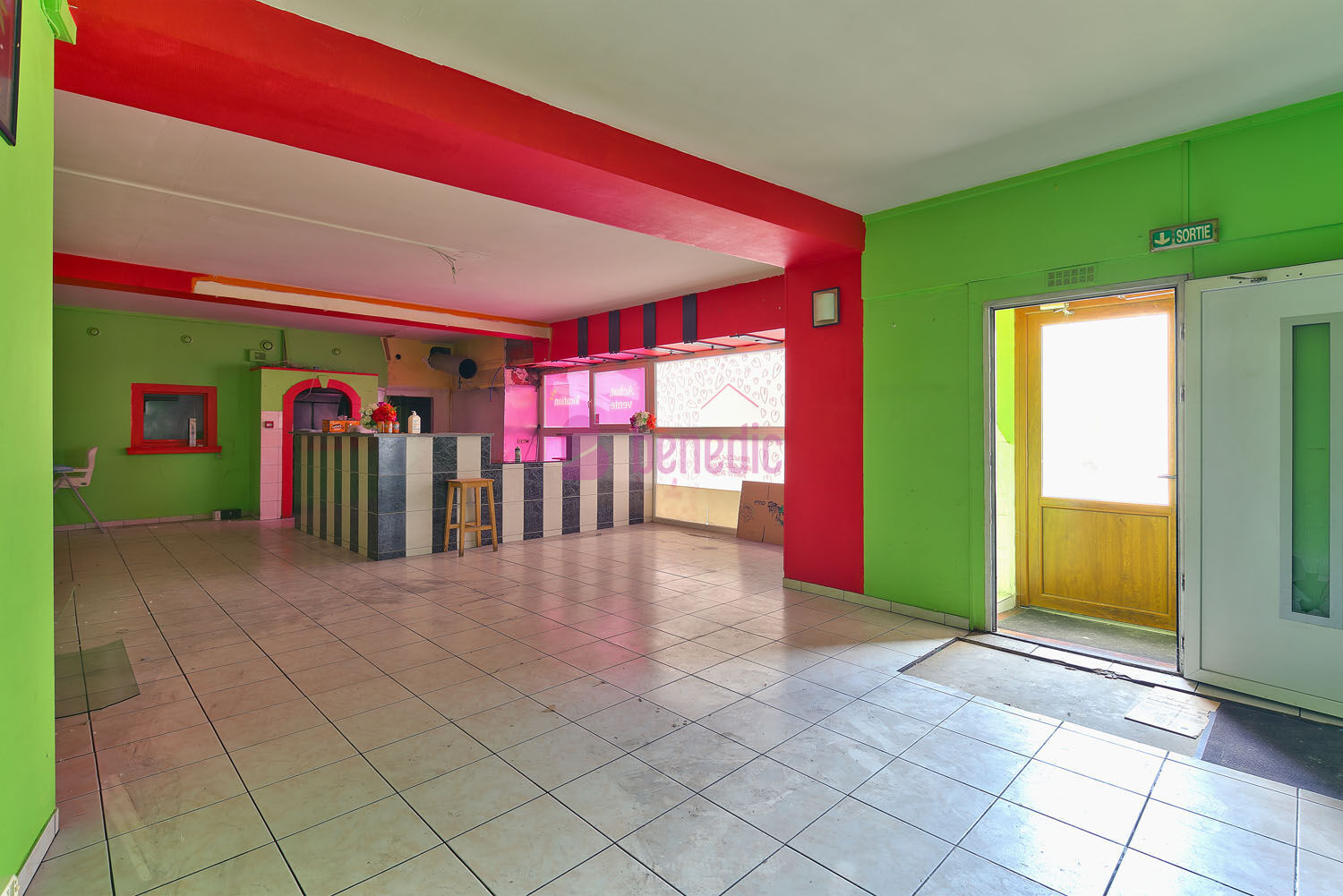 Photo Local commercial à vendre à Saint-Avold avec vitrine image 2/6