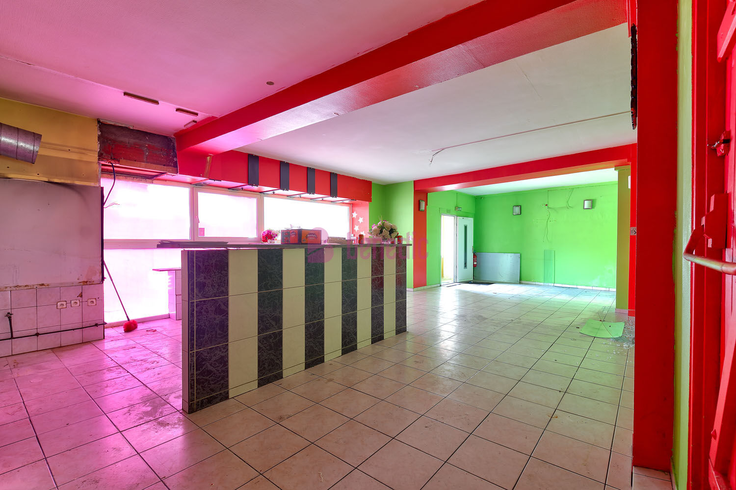 Photo Local commercial à vendre à Saint-Avold avec vitrine image 4/6