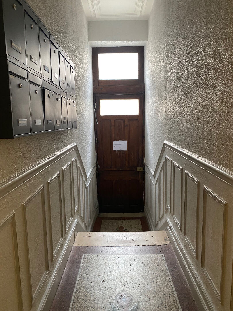 Photo F1 meublé et rénové - proche ARTEM image 5/6