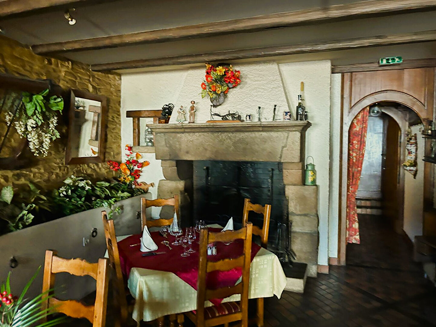 Opportunité Exceptionnelle : Fonds de Commerce du Restaurant Ratelier avec Appartement