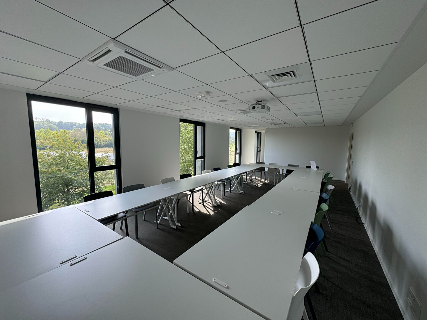 Photo À Louer : Bureau de 112,5 m² - Fonctionnalité et Confort au Rendez-vous ! image 3/6