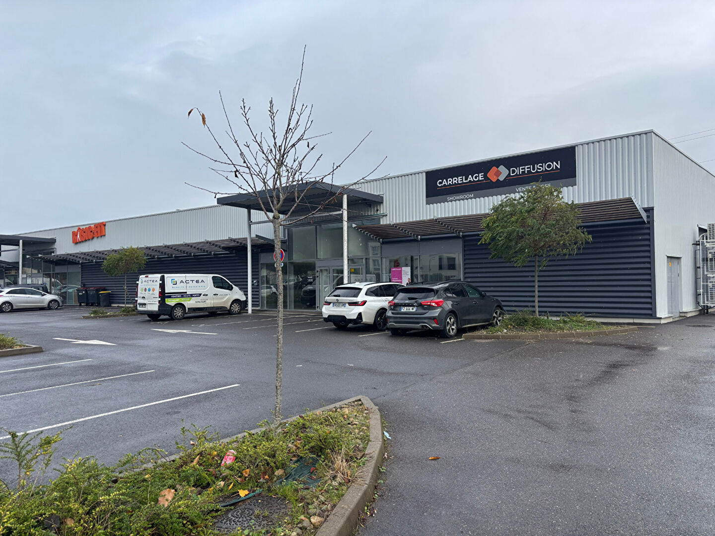 Photo À Louer Local Commercial Fonctionnel à Marange-Silvange image 1/1