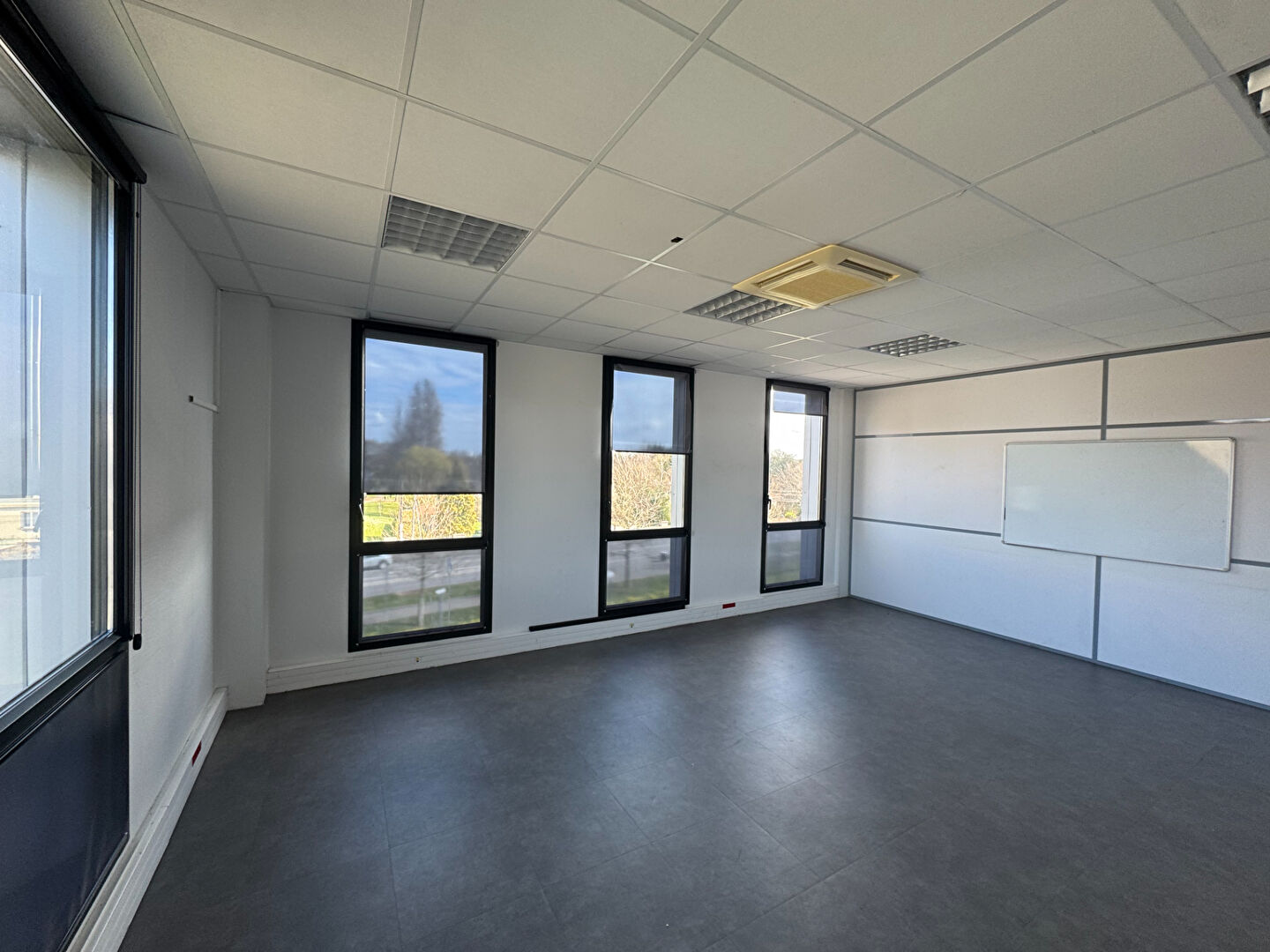 Photo Bureaux 326 m² à louer ? Metz ActiCom, 14 parkings, climatisation, accès PMR image 4/6