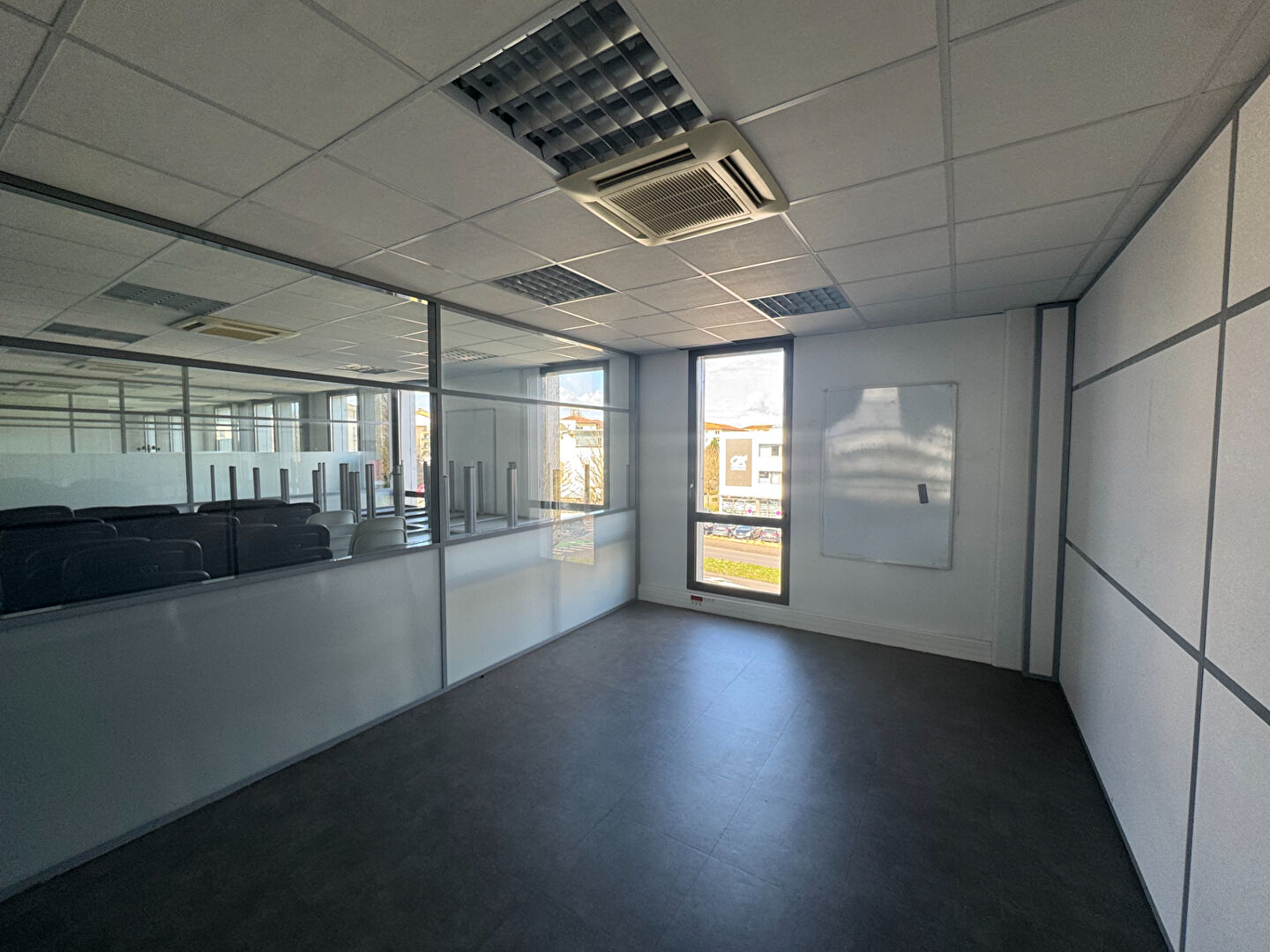 Photo Bureaux 326 m² à louer ? Metz ActiCom, 14 parkings, climatisation, accès PMR image 5/6