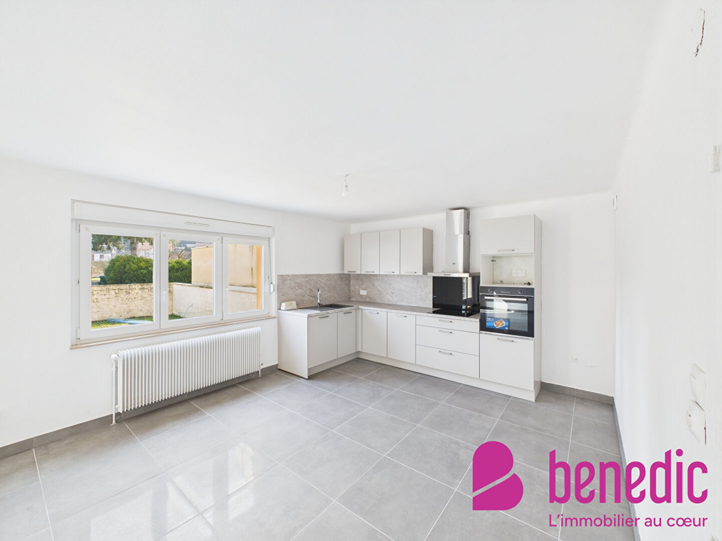 CORNY SUR MOSELLE - MAISON F6 - 4 CHAMBRES - PISCINE