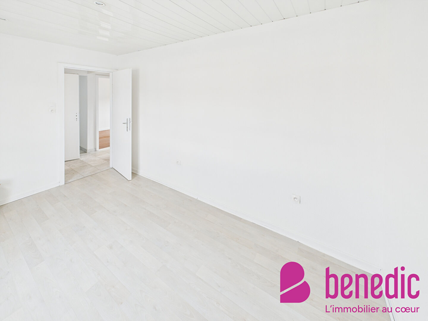 Photo CORNY SUR MOSELLE - MAISON F6 - 4 CHAMBRES - PISCINE image 4/6