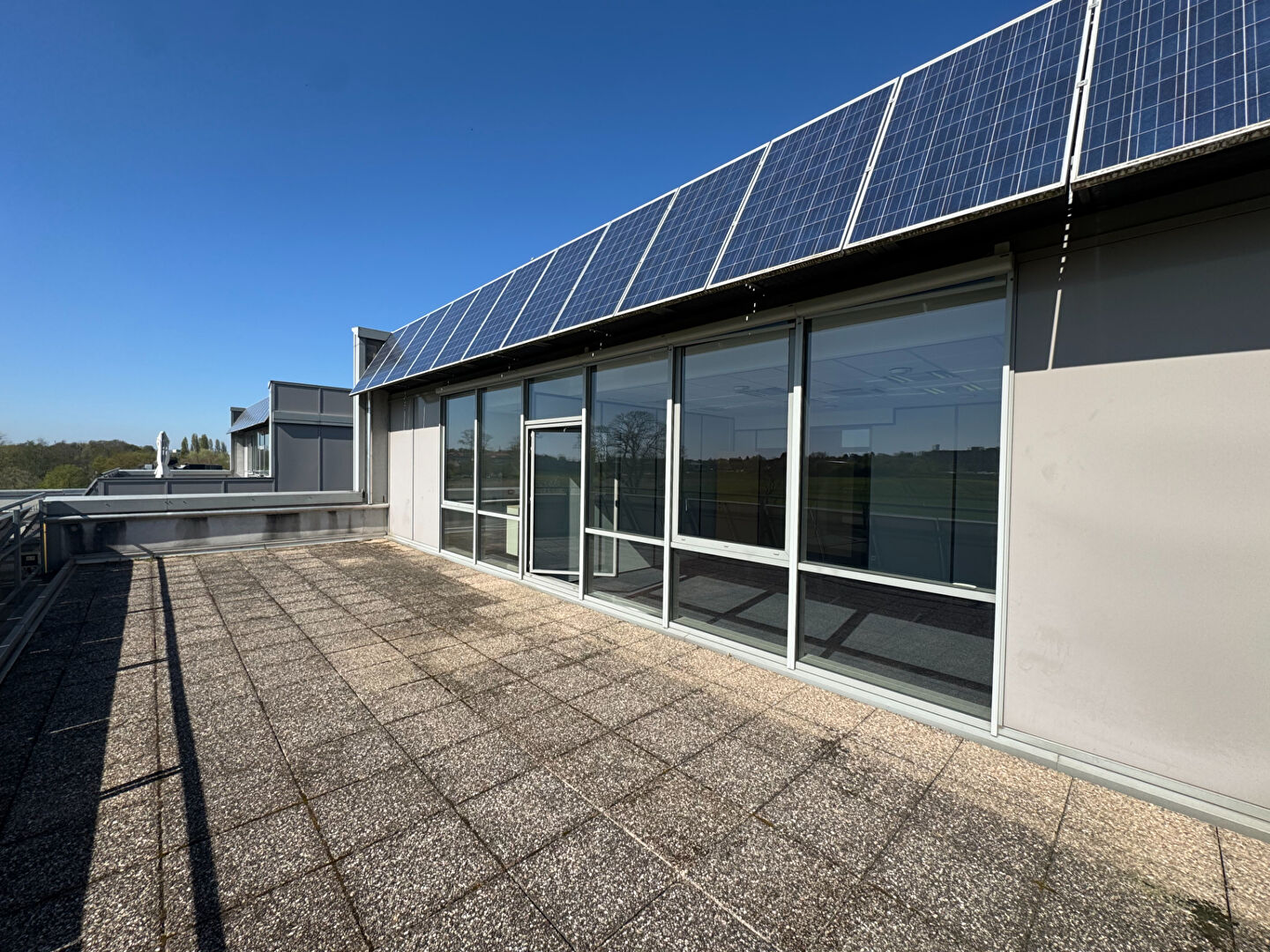 Photo Bureaux 372 m² à louer ? Metz Technopole, lumineux et récents, climatisation, terrasse et parking privatif image 3/6