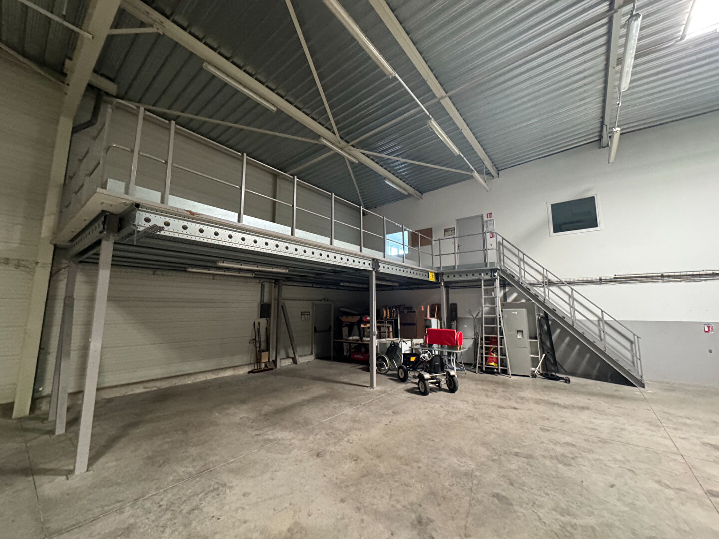 Photo LOCAL D'ACTIVITES A LOUER 726 M² - FLORANGE - AXE METZ - THIONVILLE image 3/6