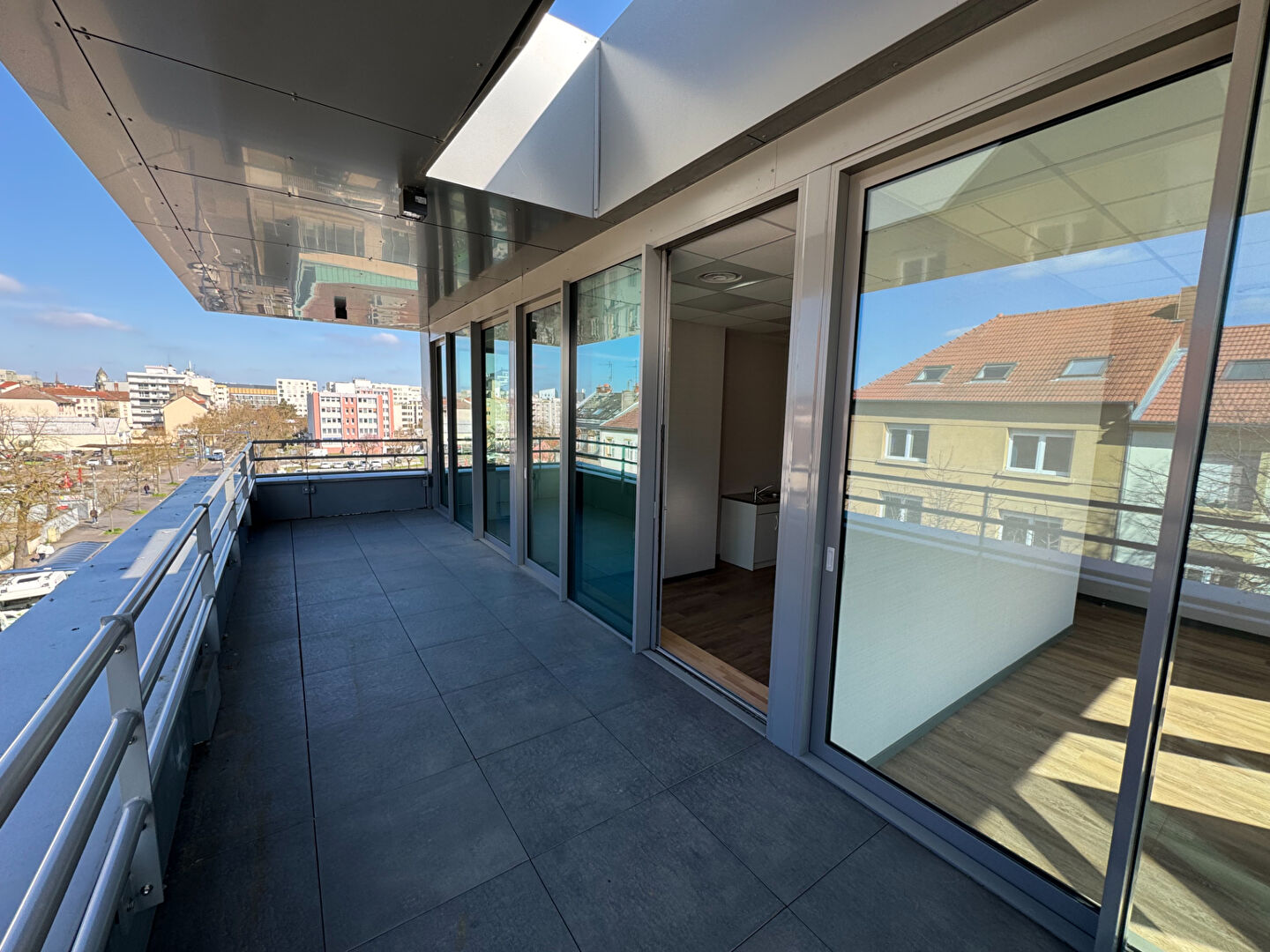 Photo Bureaux neufs 144 m² + terrasse à louer ? Metz centre, proche gare et quartier Amphithéâtre image 5/6