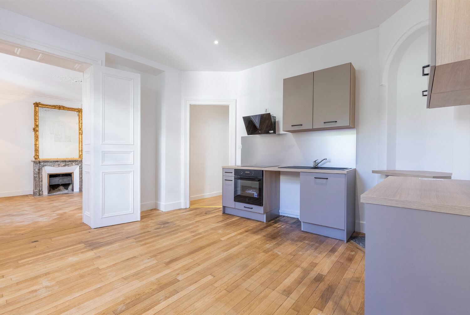 EXCLUSIVITE : Appartement 4 pièces entièrement rénové - Place des Vosges