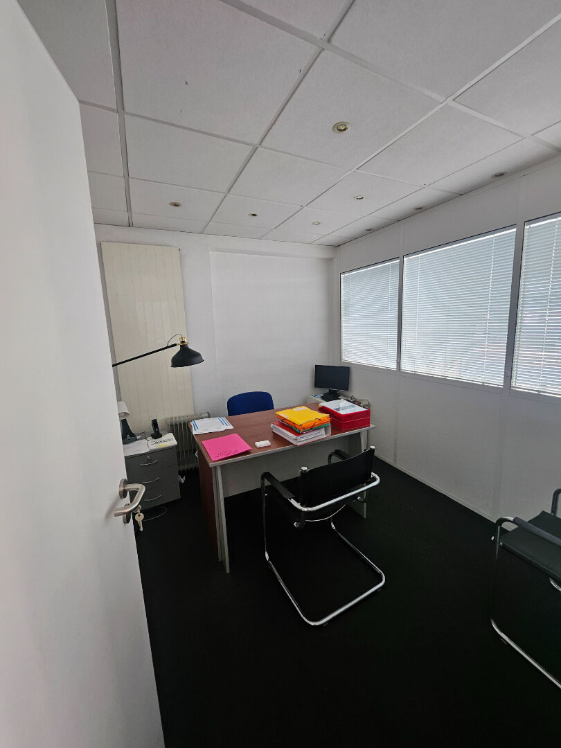 Photo Local commercial à louer Longeville Les Metz 75 m2 image 4/4