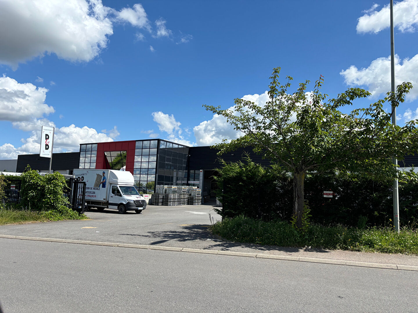 Photo A LOUER LOCAL D'ACTIVITE A ENNERY image 2/6