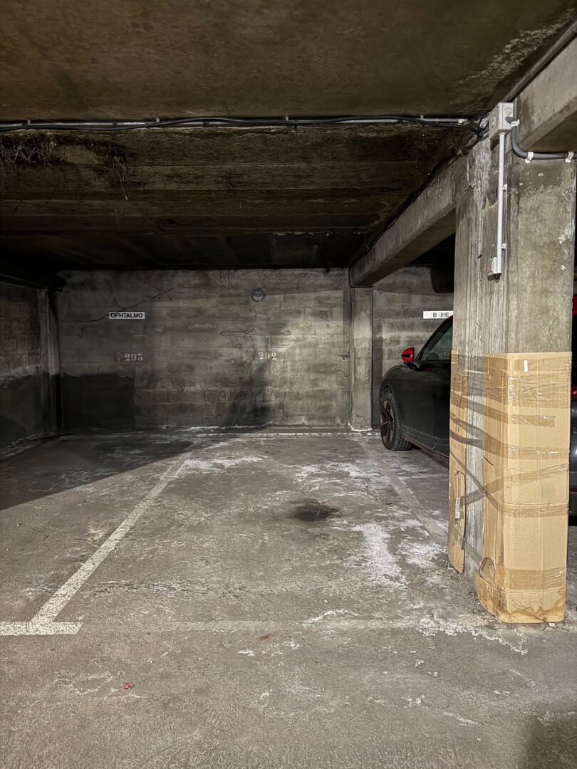 Photo Parking souterrain sécurisé - Centre-ville image 1/3