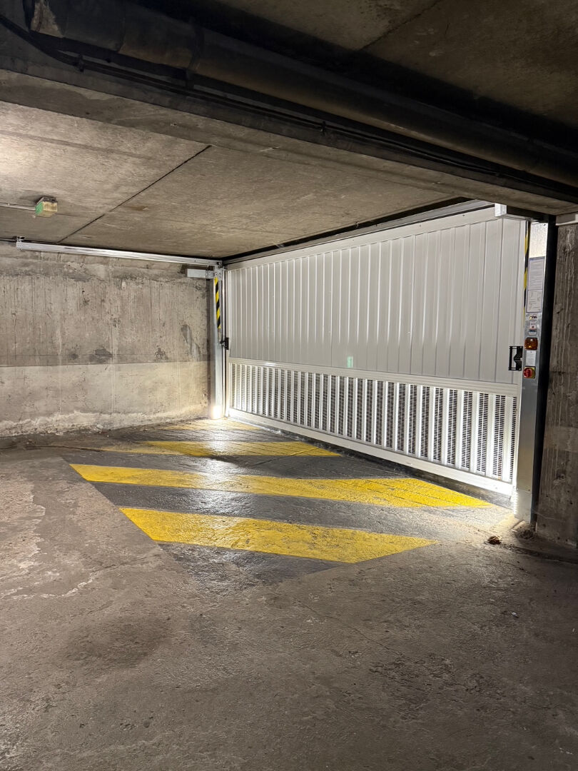 Photo Parking souterrain sécurisé - Centre-ville image 2/3