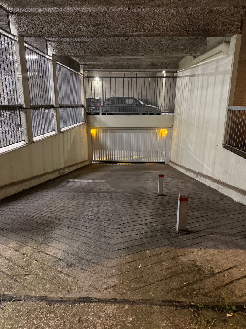 Photo Parking souterrain sécurisé - Centre-ville image 3/3