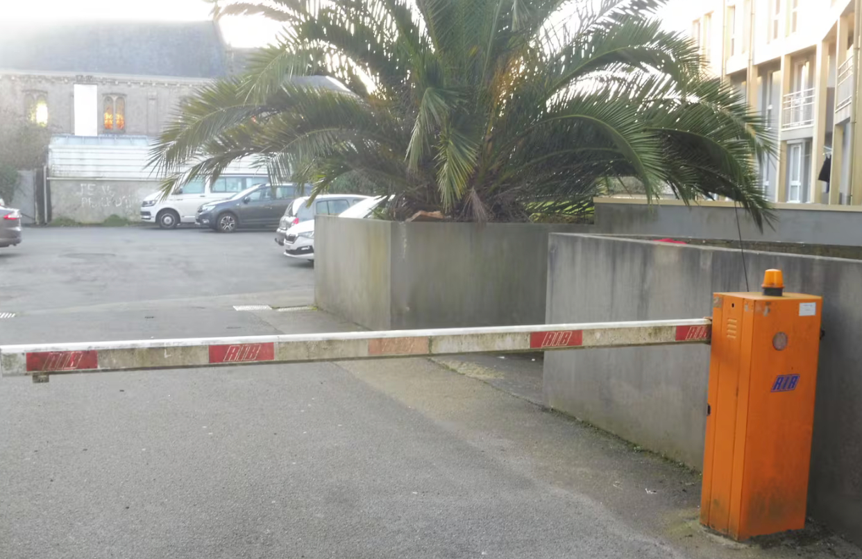 Parking extérieur à vendre à Brest, quartier Saint-Martin