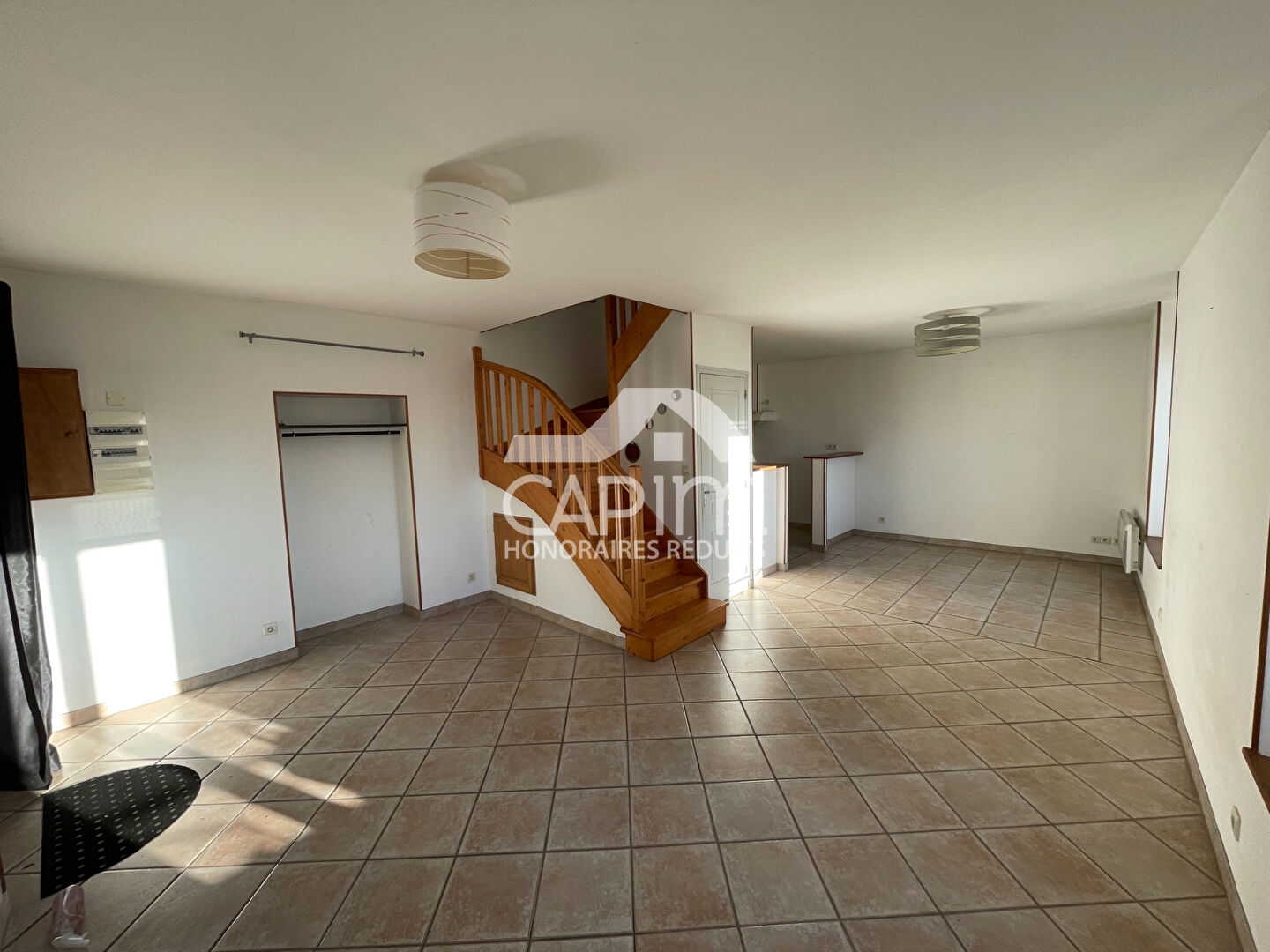 Photo Maison Fougeres 7 pièce(s) 169 m2-5 chambres- terrain de 6905m2 -spécial investisseur image 2/6