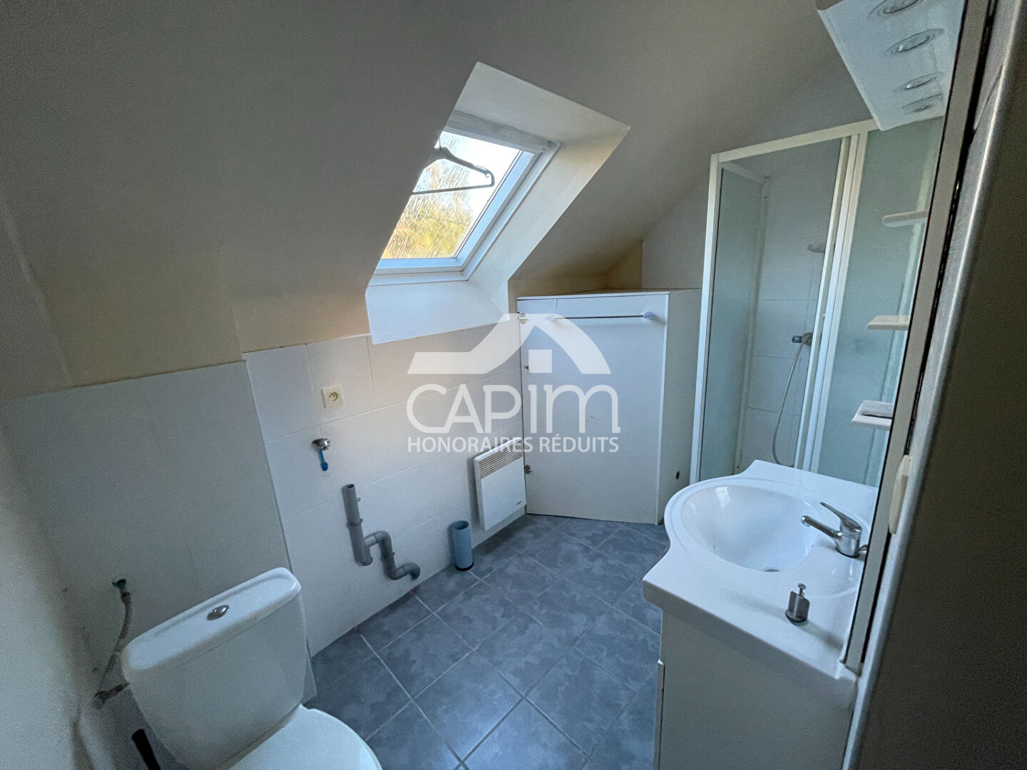 Photo Maison Fougeres 7 pièce(s) 169 m2-5 chambres- terrain de 6905m2 -spécial investisseur image 6/6