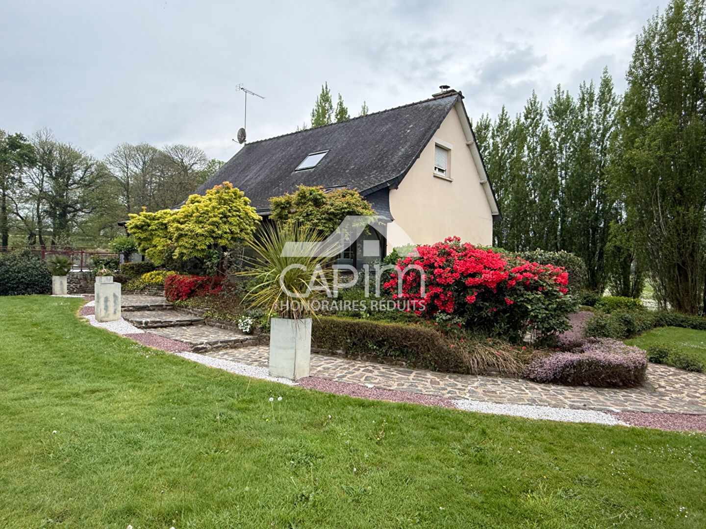 Maison La Chapelle Fleurigne 150m²- 4 Chambres- Sous sol complet- Terrain 5556m²- Plusieurs dépendances