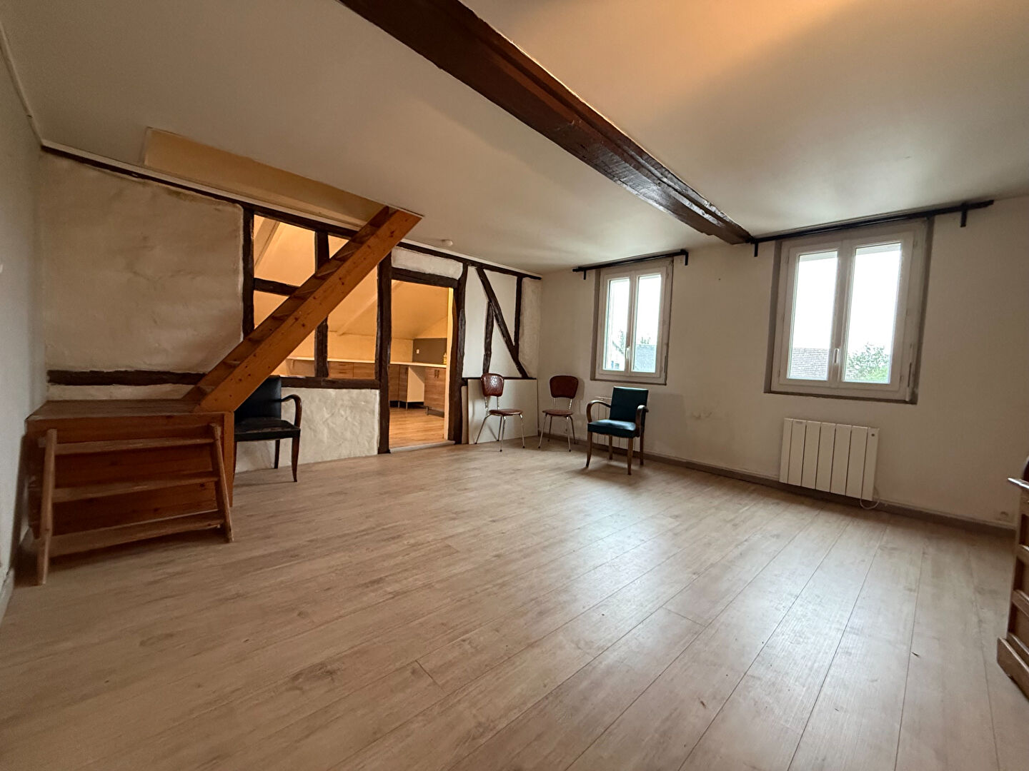 Immeuble situé sur l'axe Le Neubourg- Evreux