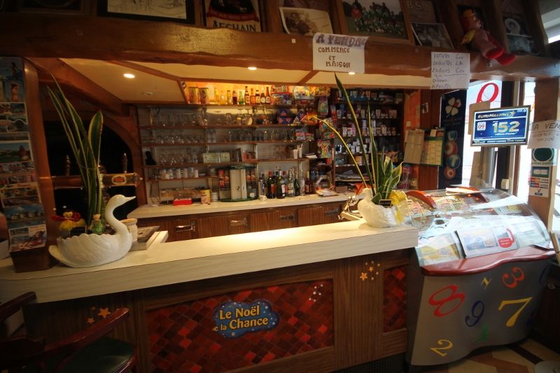 Photo Maison +  commerce 10 pièce(s) image 2/6