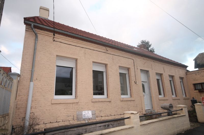 Photo Maison de village entièrement rénovée axe Caudry-Le Cateau image 1/6