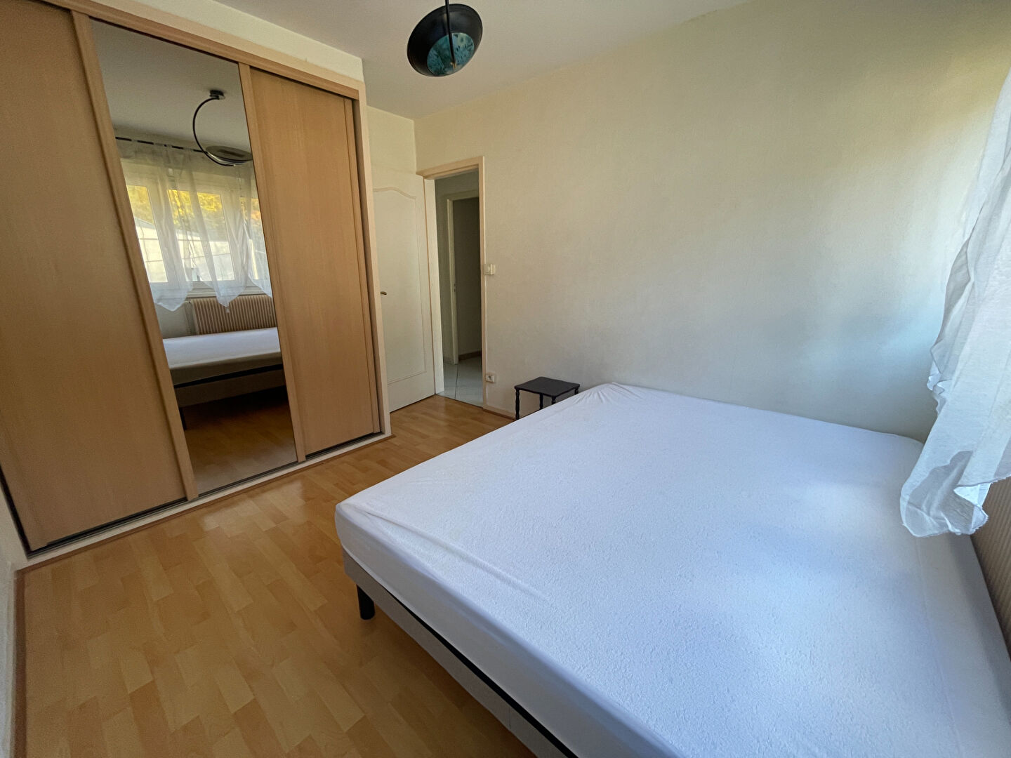 Photo Nancy, dans résidence calme : Lumineux appartement de type 2 avec balcons et garage. image 4/6