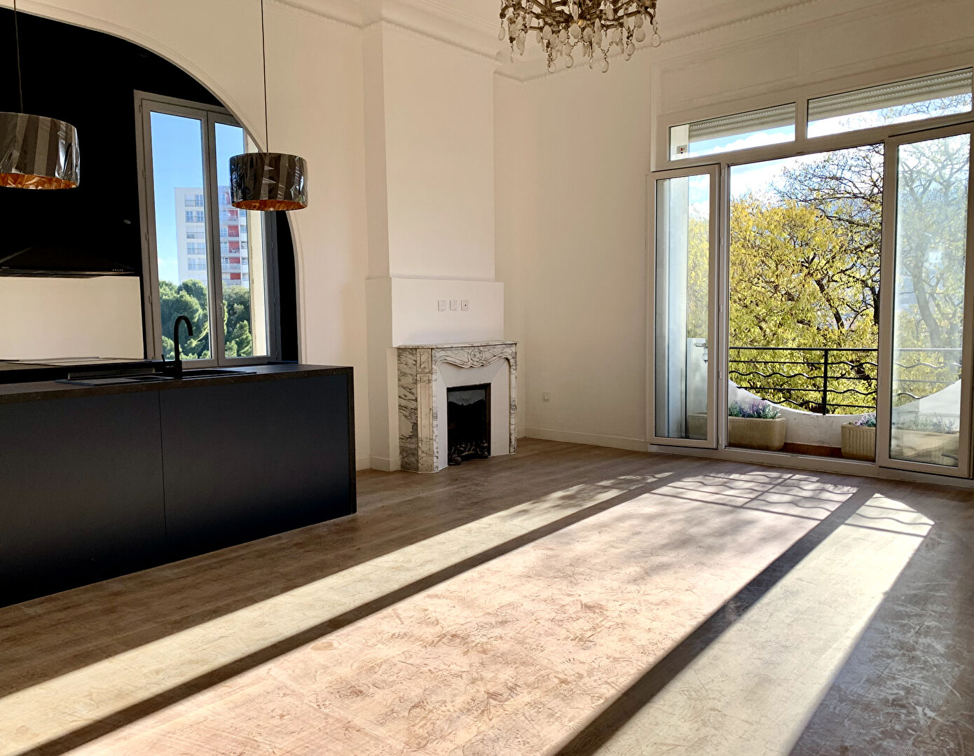 A vendre  appartement de type 3 rénové à Marseille 13011 - Quartier LES CAILLOLS / La Pomme