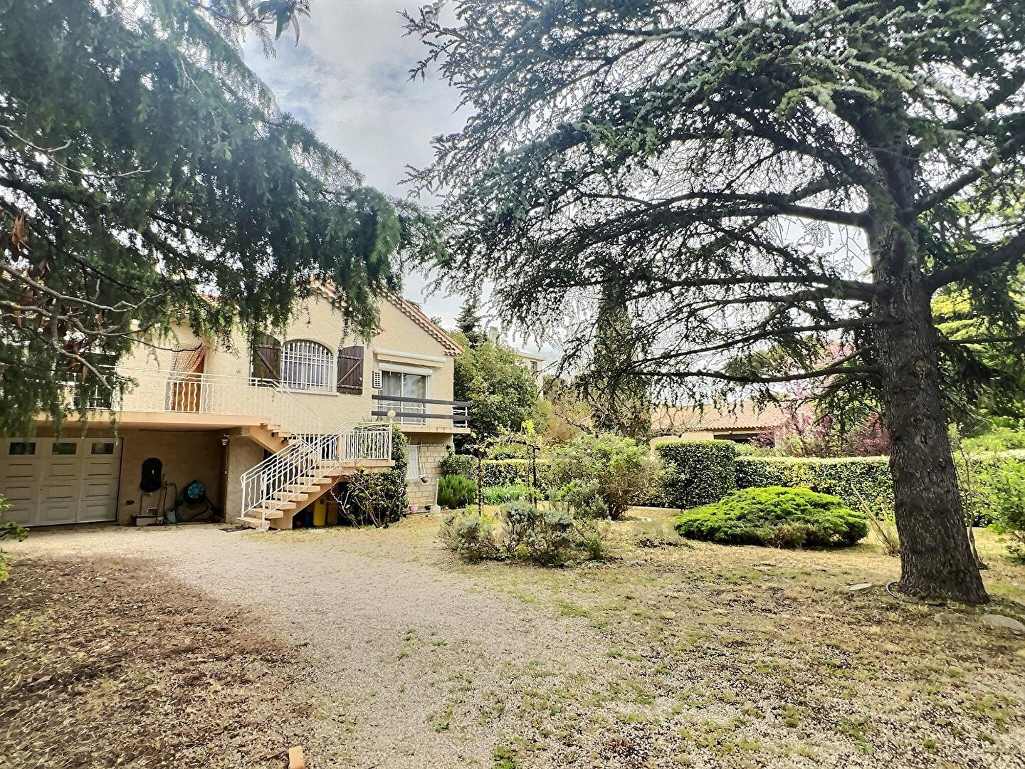 Photo A vendre en exclusivité une maison en viager occupé à Marseille 13012 - Les Trois Lucs image 2/2