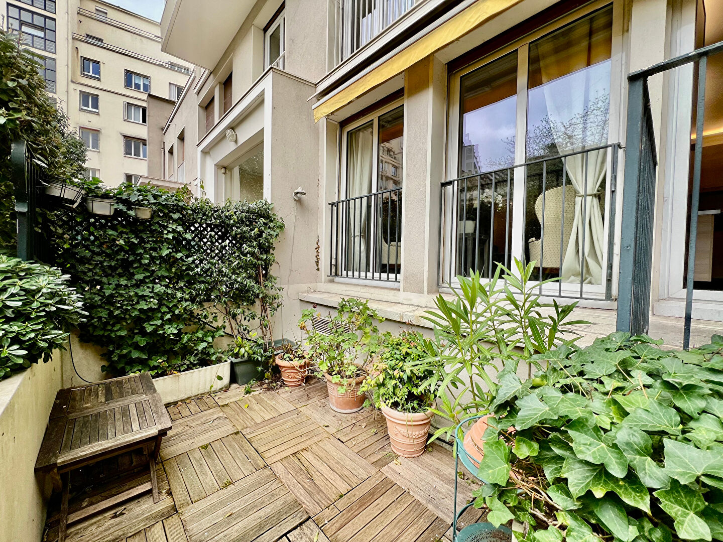 A vendre appartement de type 2 à Paris 75016 - Terrasse - Jardin - AUTEUIL