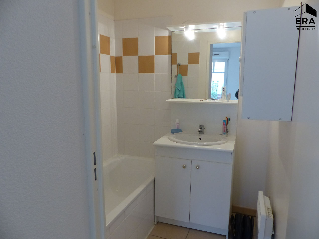 Photo BIEN ESTIME, BIEN VENDU : Appartement  T2 Gujan Mestras avec parking. image 4/5